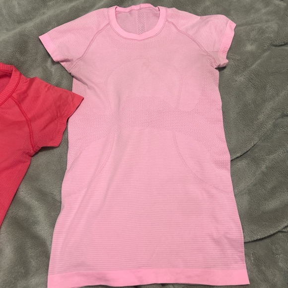 Lululemon BUNDLE women's Swiftly Tech Short Sleeve Sz 4 Baby pink tight t-shirt - Picture 4 of 7